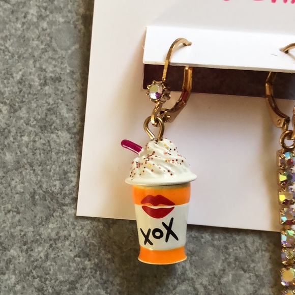 Betsey Johnson Pumpkin Spice Coffee & Pumpkin Mismatch Drop Earrings NWT - Picture 5 of 13